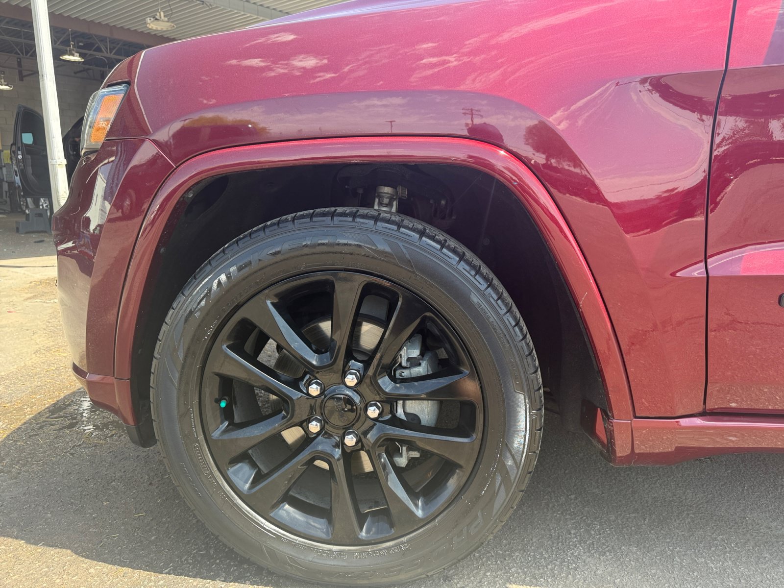 Used 2020 Jeep Grand Cherokee Altitude RWD image 10