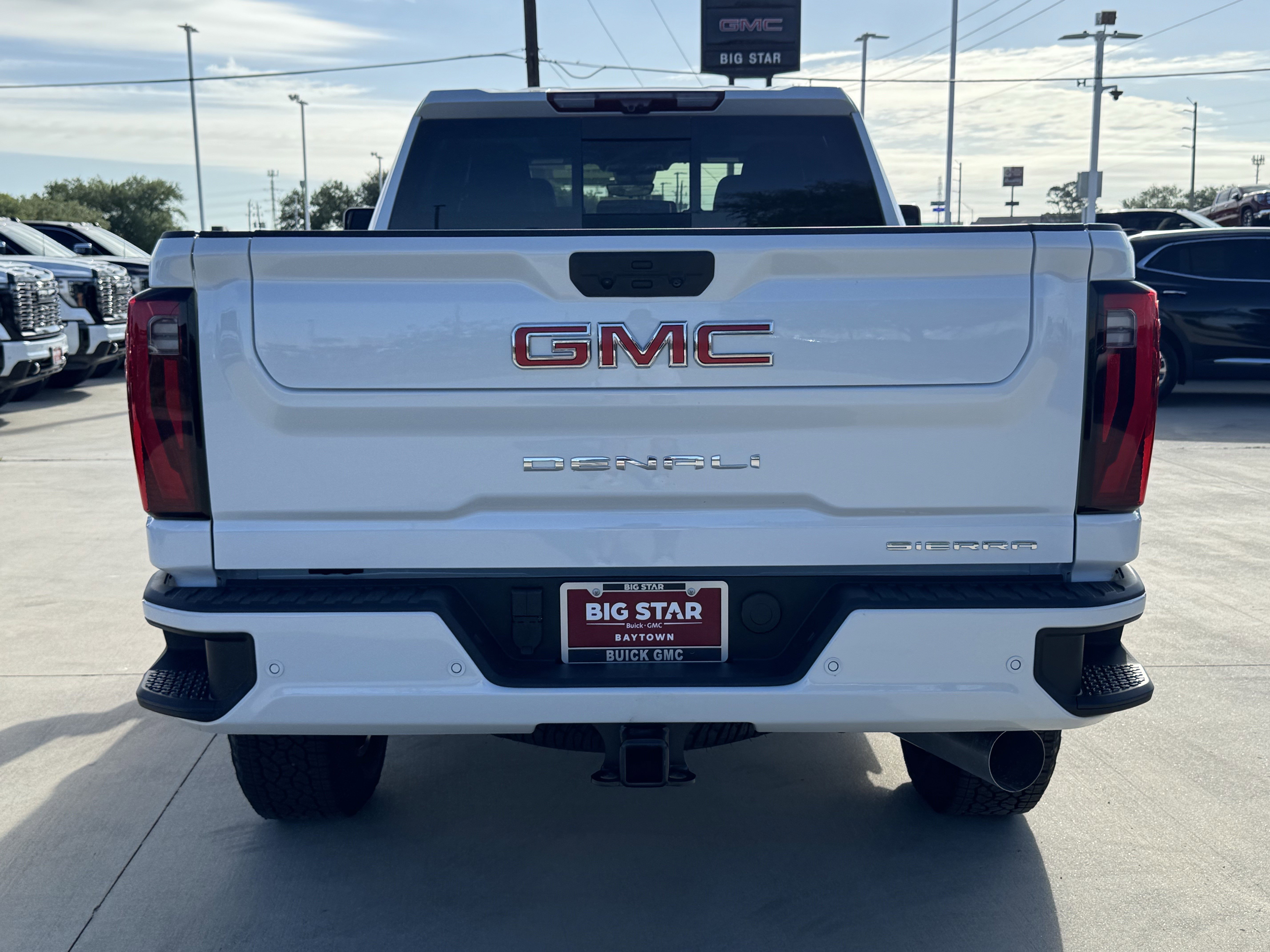 New 2026 GMC Sierra 2500 Denali w/ Technology Package AWD/4WD image 9