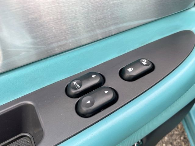 Used 2002 Ford Thunderbird image 19