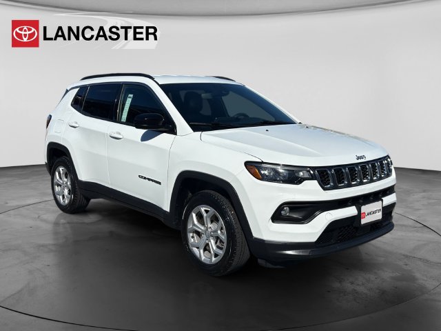 Used 2024 Jeep Compass Latitude AWD/4WD image 1