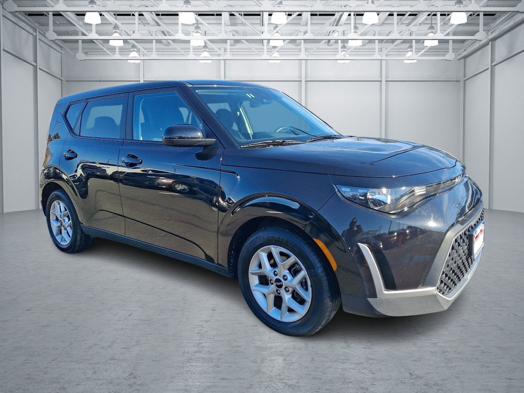 Used 2023 Kia Soul LX w/ Option Group 015 image 7