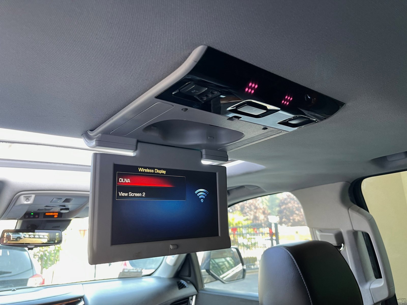 Used 2017 Cadillac Escalade ESV Premium Luxury image 21