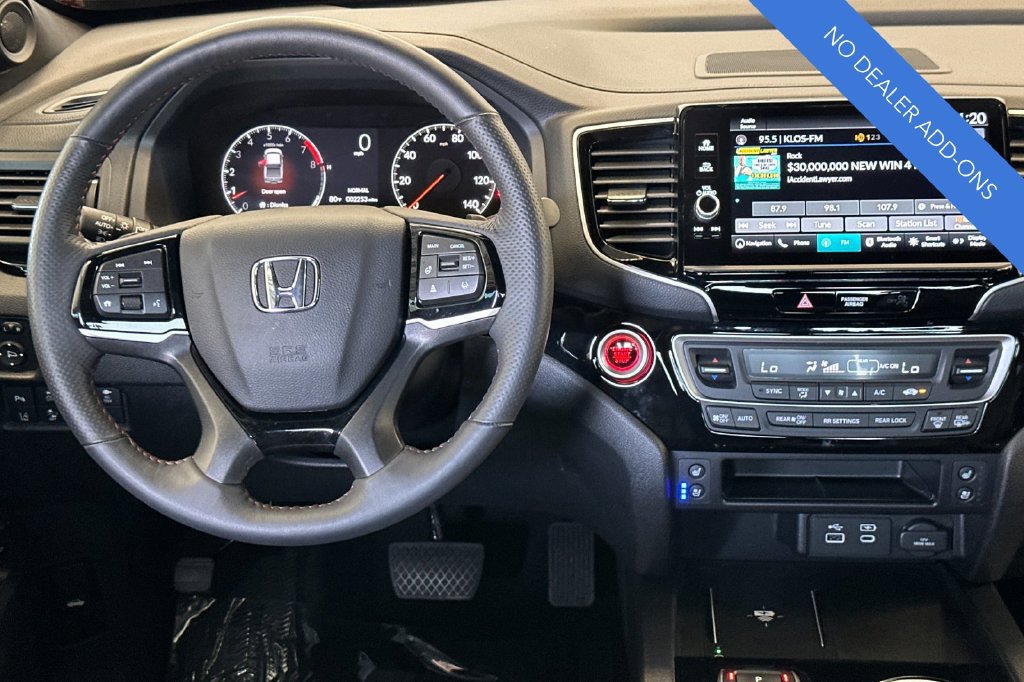 Certified 2025 Honda Ridgeline Black Edition image 15