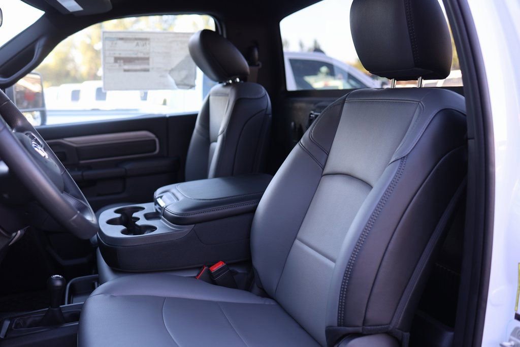 New 2024 RAM 5500 Tradesman image 19