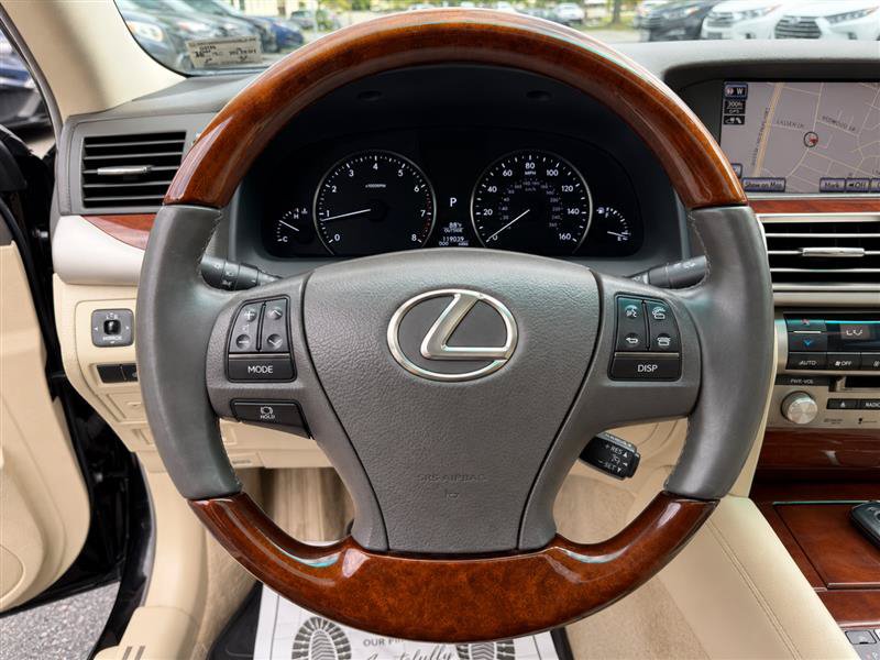Used 2013 Lexus LS 460 w/ Comfort Pkg RWD image 30
