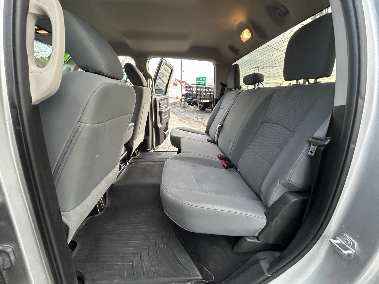 Used 2018 RAM 3500 Tradesman w/ Chrome Appearance Group image 14