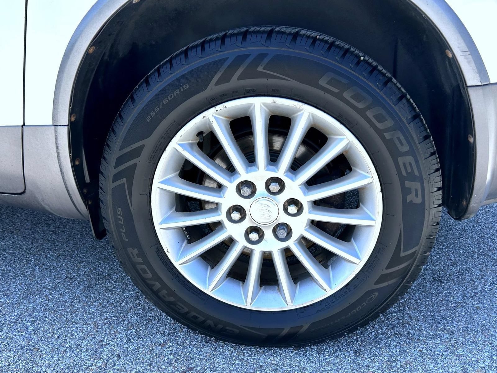 Used 2011 Buick Enclave CXL w/ Trailering Provision Package AWD/4WD image 22