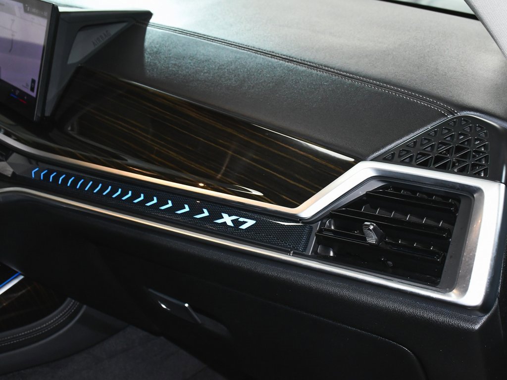 Used 2024 BMW X7 xDrive40i image 82