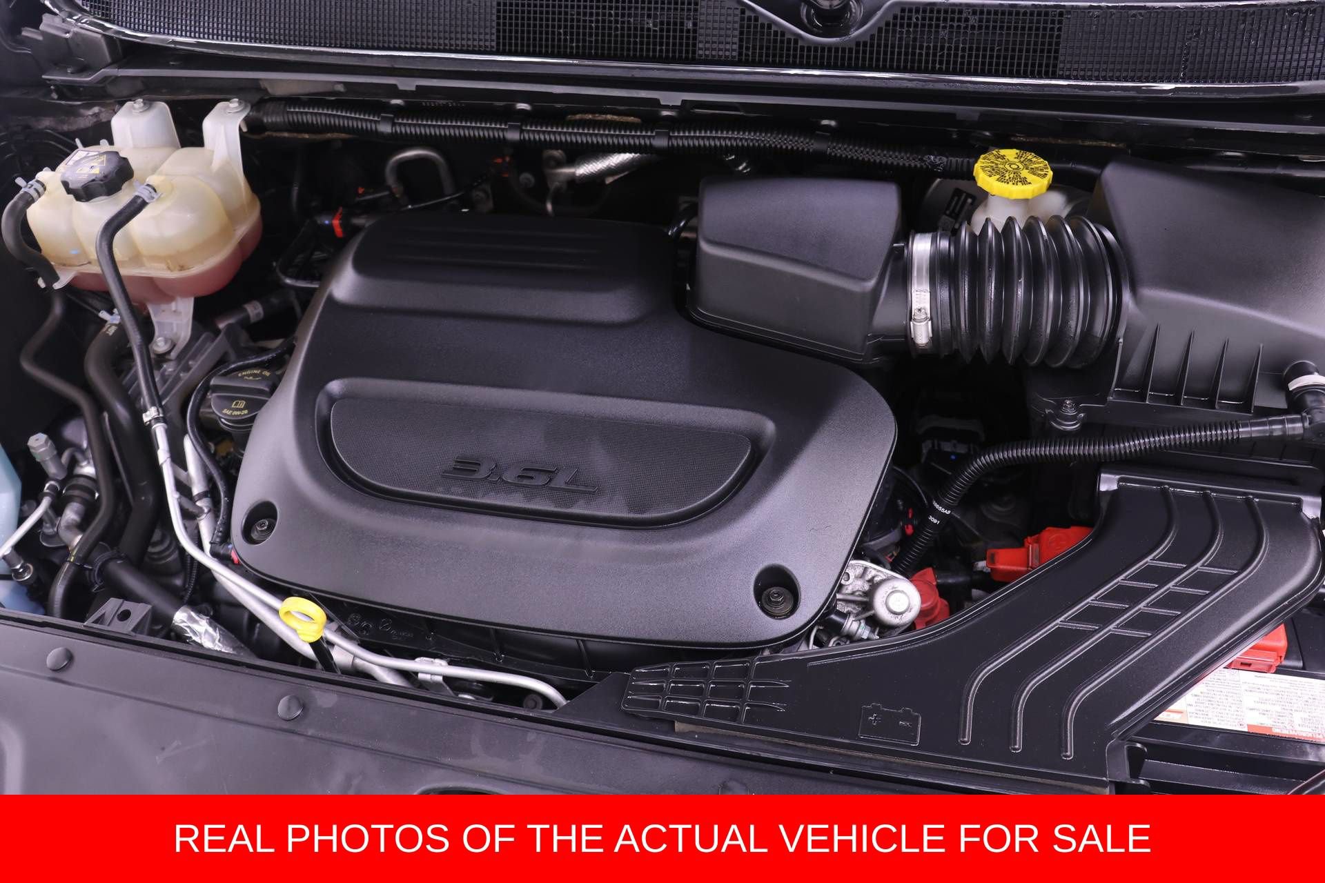Used 2022 Chrysler Pacifica Limited w/ Uconnect Theater Family Group AWD/4WD image 17