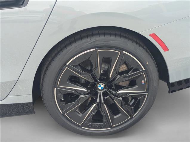 New 2026 BMW 760i xDrive w/ Premium Package AWD/4WD image 9