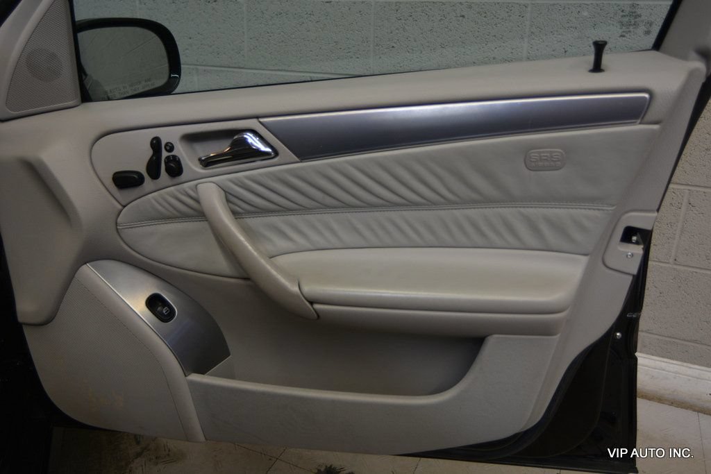Used 2005 Mercedes-Benz C 55 AMG Sedan image 8