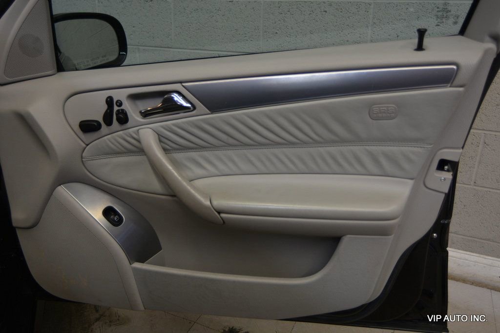 Used 2005 Mercedes-Benz C 55 AMG Sedan image 8