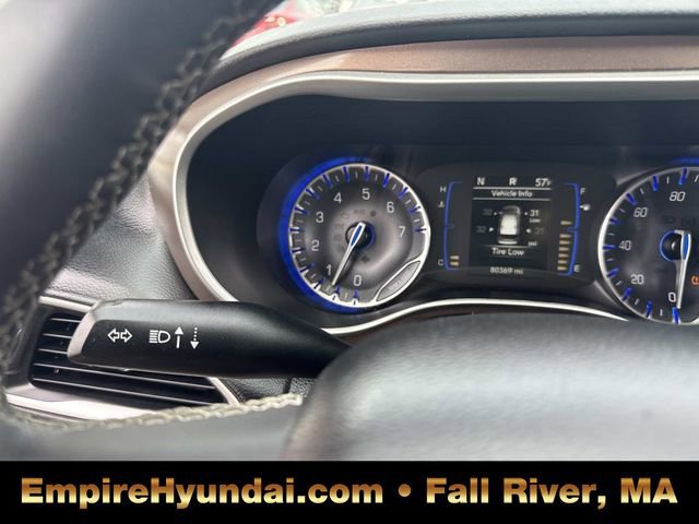 Used 2022 Chrysler Voyager LX image 30