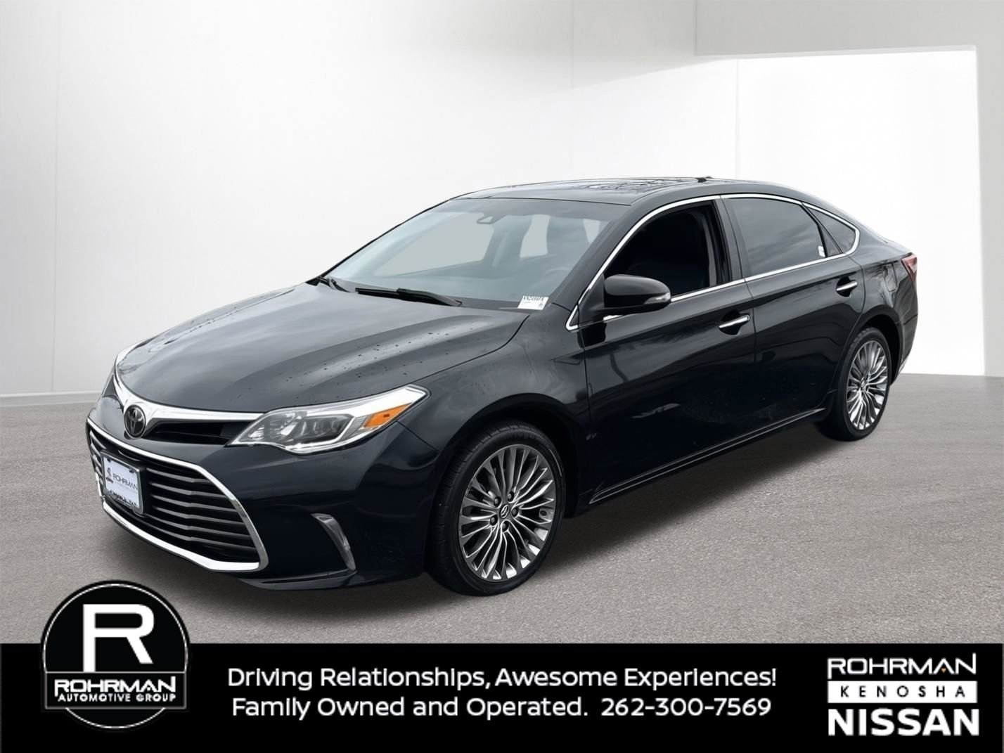 Used 2016 Toyota Avalon Limited w/ Toyota Safety Sense Package image 1