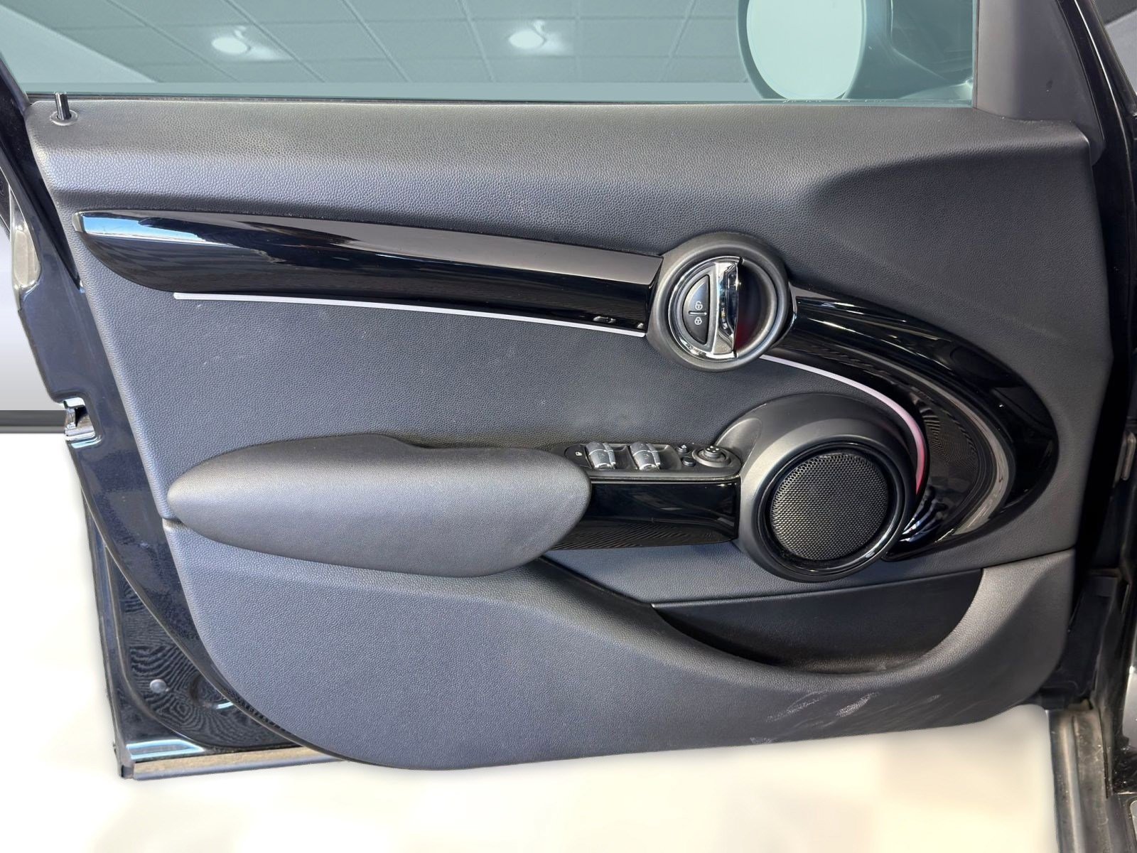 Used 2023 MINI Cooper S image 24