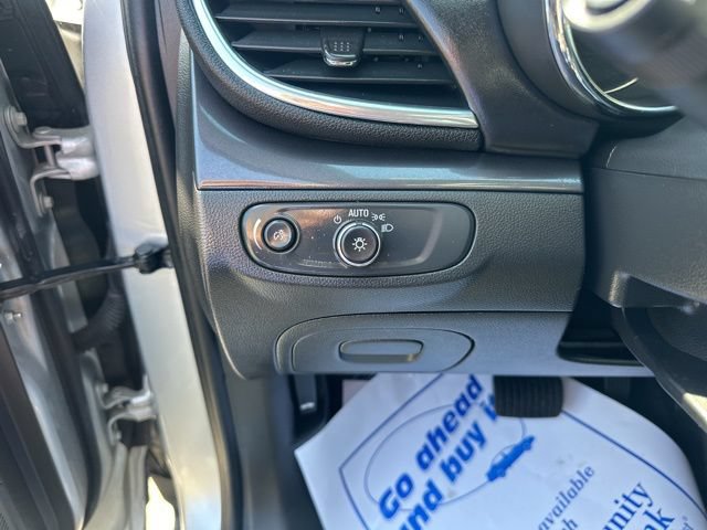 Used 2021 Buick Encore Preferred AWD/4WD image 10