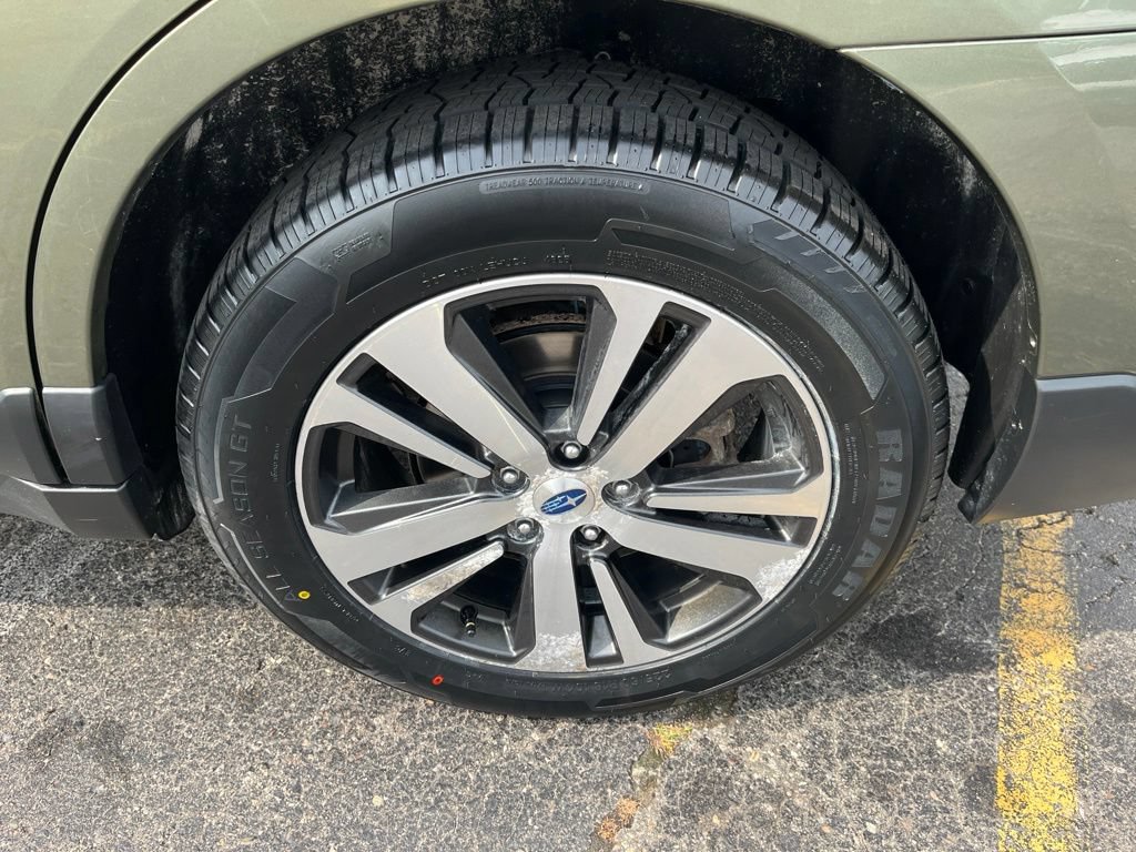 Used 2018 Subaru Outback 3.6R Limited AWD/4WD image 11