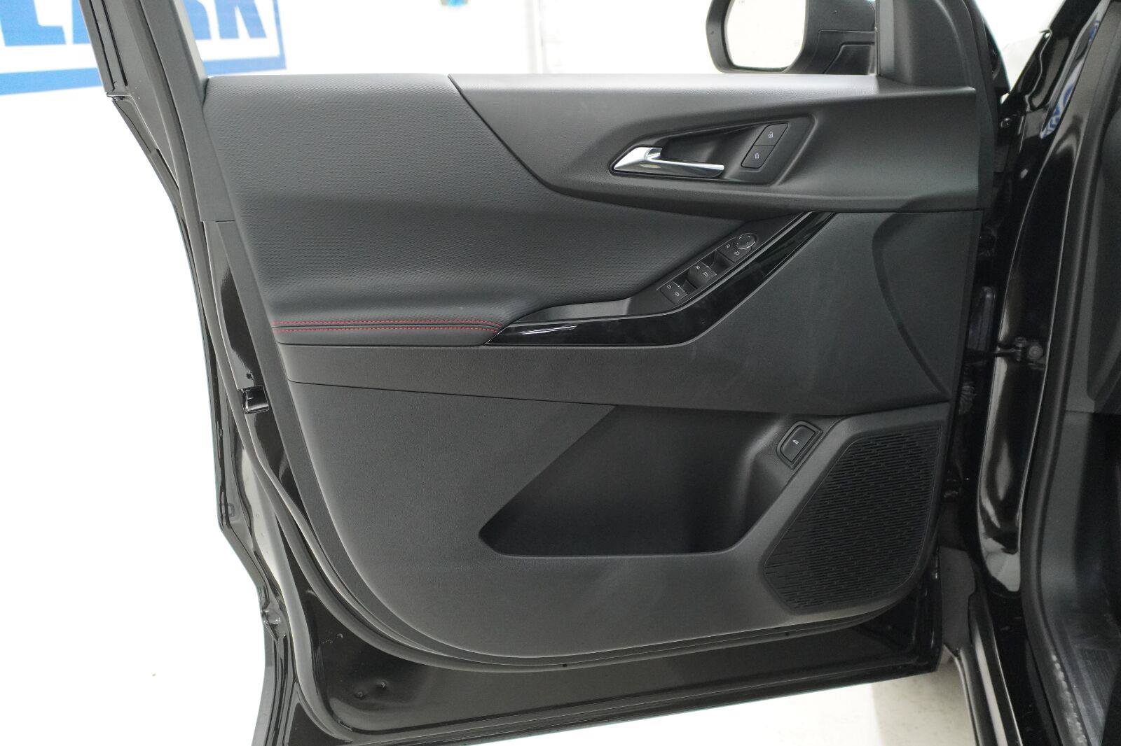 New 2027 Chevrolet Equinox RS FWD image 19