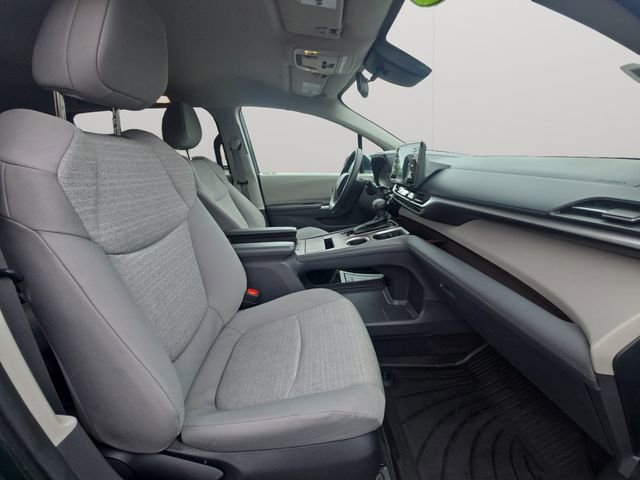 Used 2022 Toyota Sienna LE AWD/4WD image 14