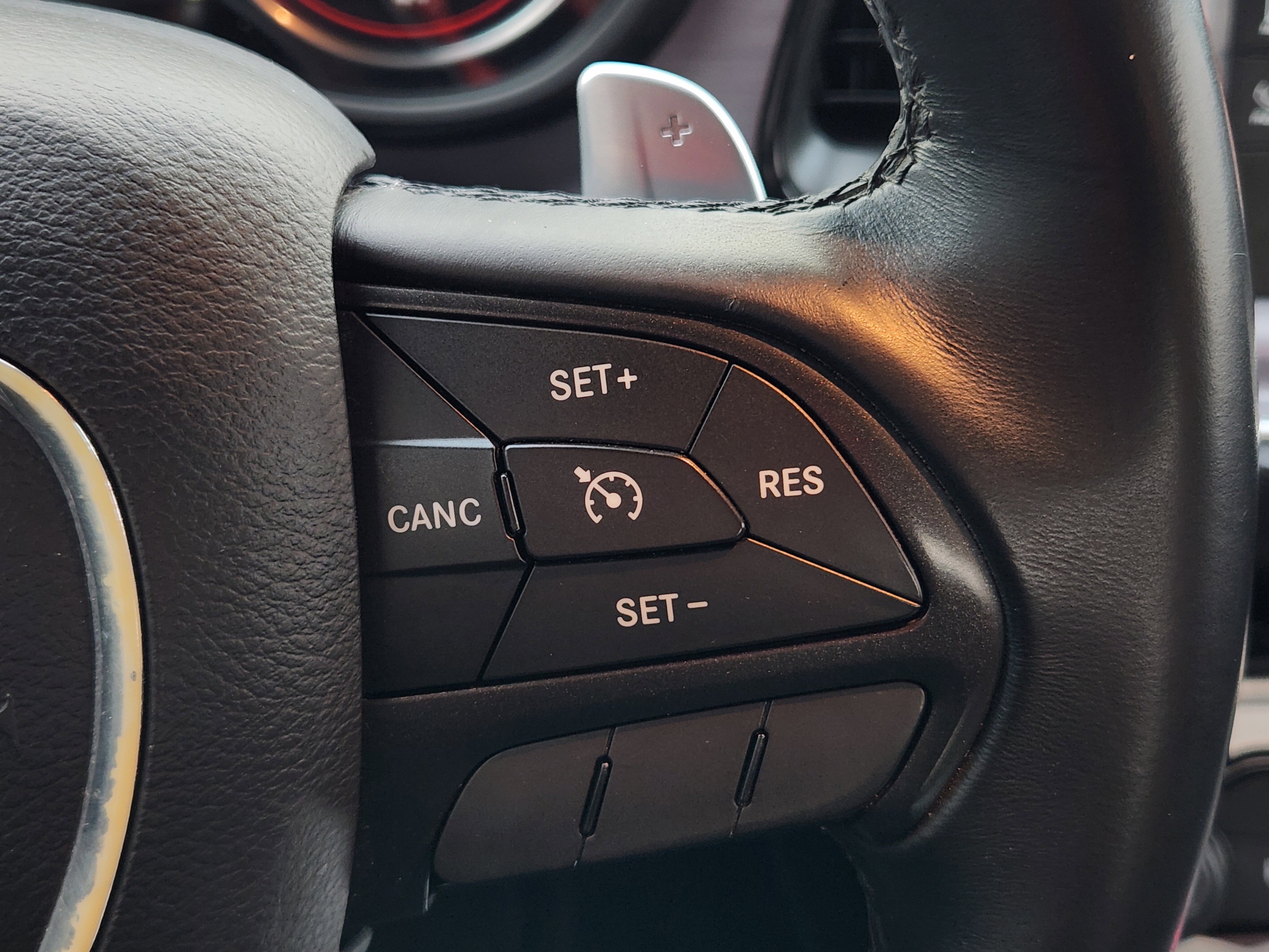 Used 2016 Dodge Challenger SXT RWD image 28