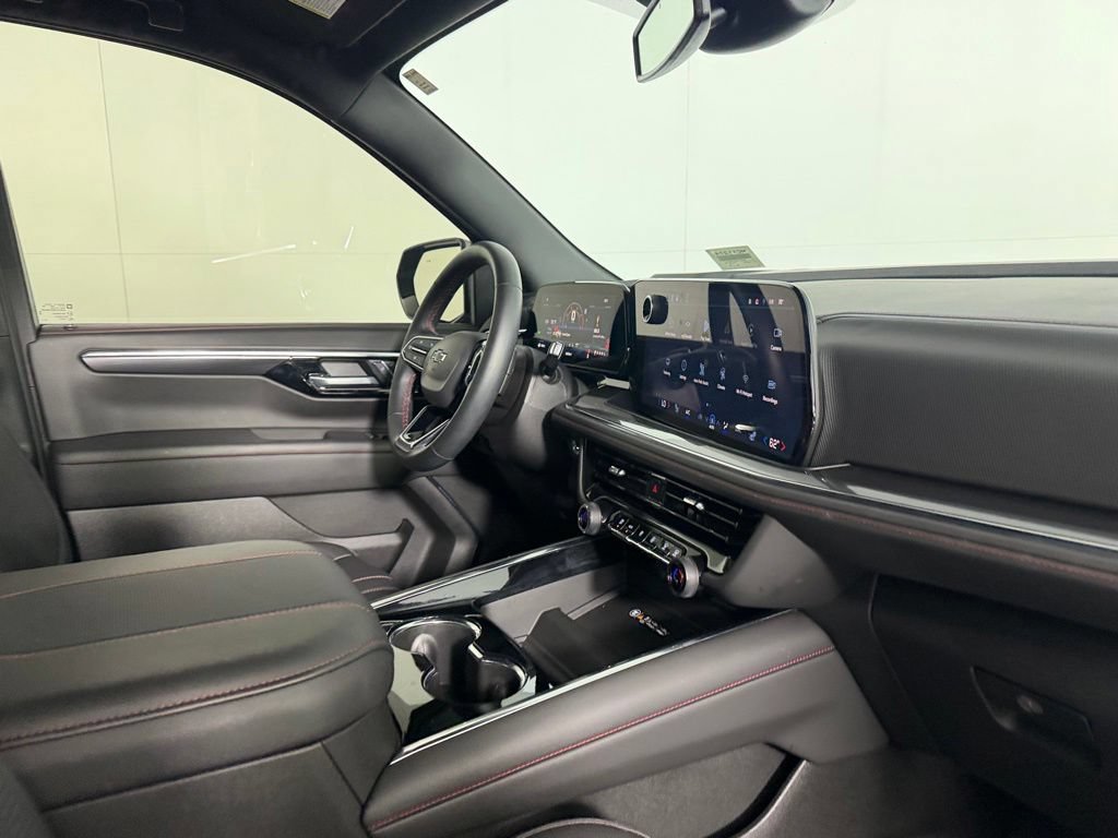 Used 2026 Chevrolet Suburban RST RWD image 28