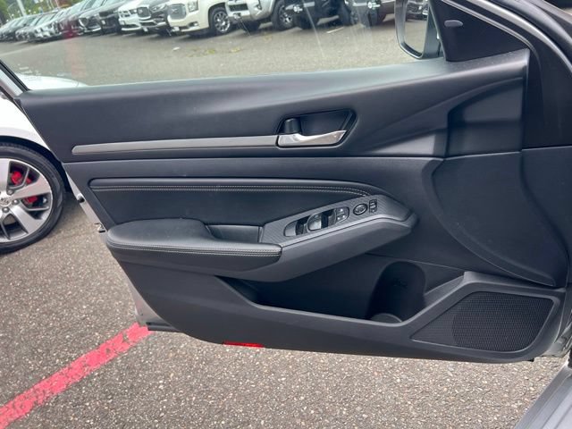 Used 2019 Nissan Altima 2.5 SL FWD image 17