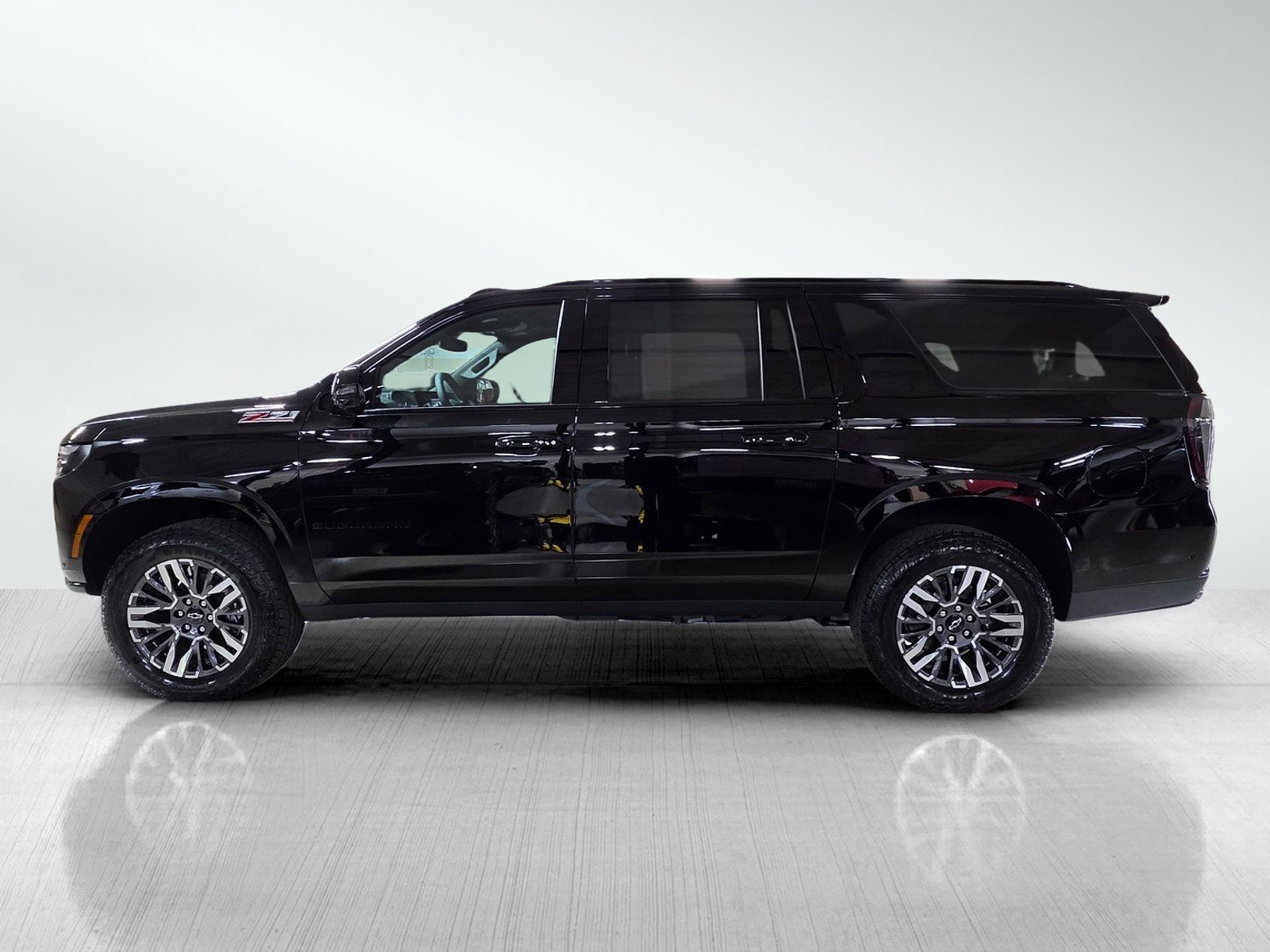 New 2027 Chevrolet Suburban Z71 w/ Comfort Package AWD/4WD image 4