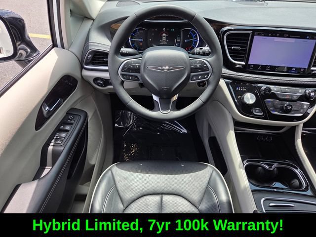 Used 2023 Chrysler Pacifica Limited FWD image 13