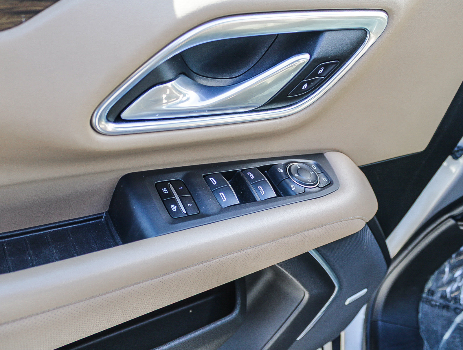Used 2024 Chevrolet Suburban Premier RWD image 22