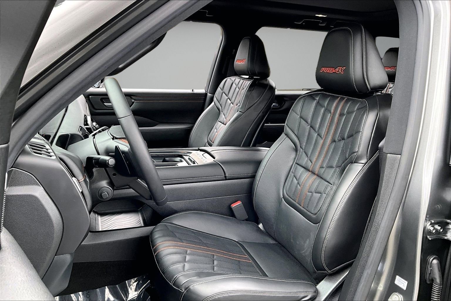 Used 2025 Nissan Armada PRO-4X w/ Pro-4X Premium Package image 20