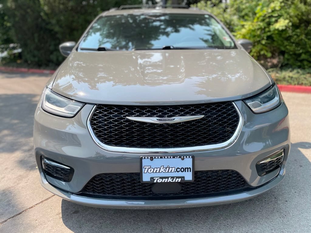 Used 2022 Chrysler Pacifica Touring-L FWD image 9