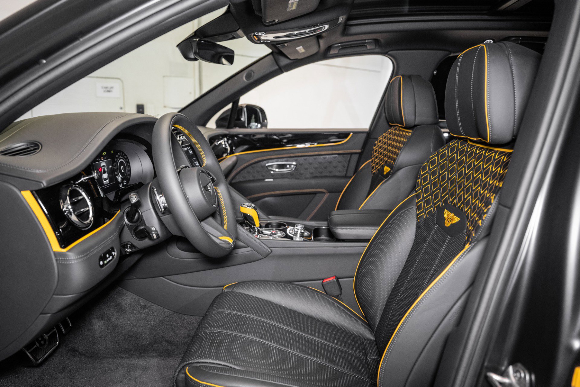 Certified 2024 Bentley Bentayga image 17