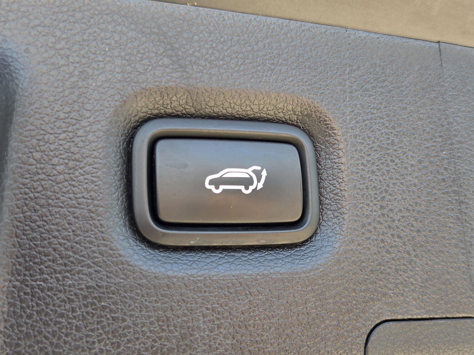 Used 2021 Hyundai Santa Fe Limited AWD/4WD image 17