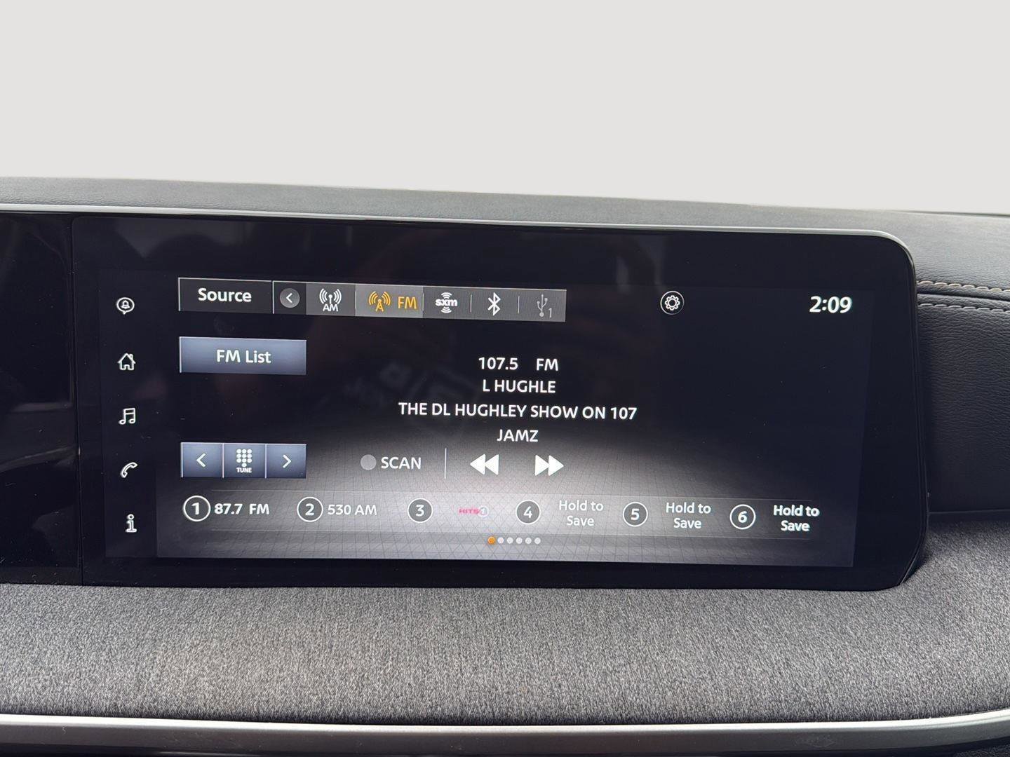 Used 2025 Nissan Kicks SV image 16