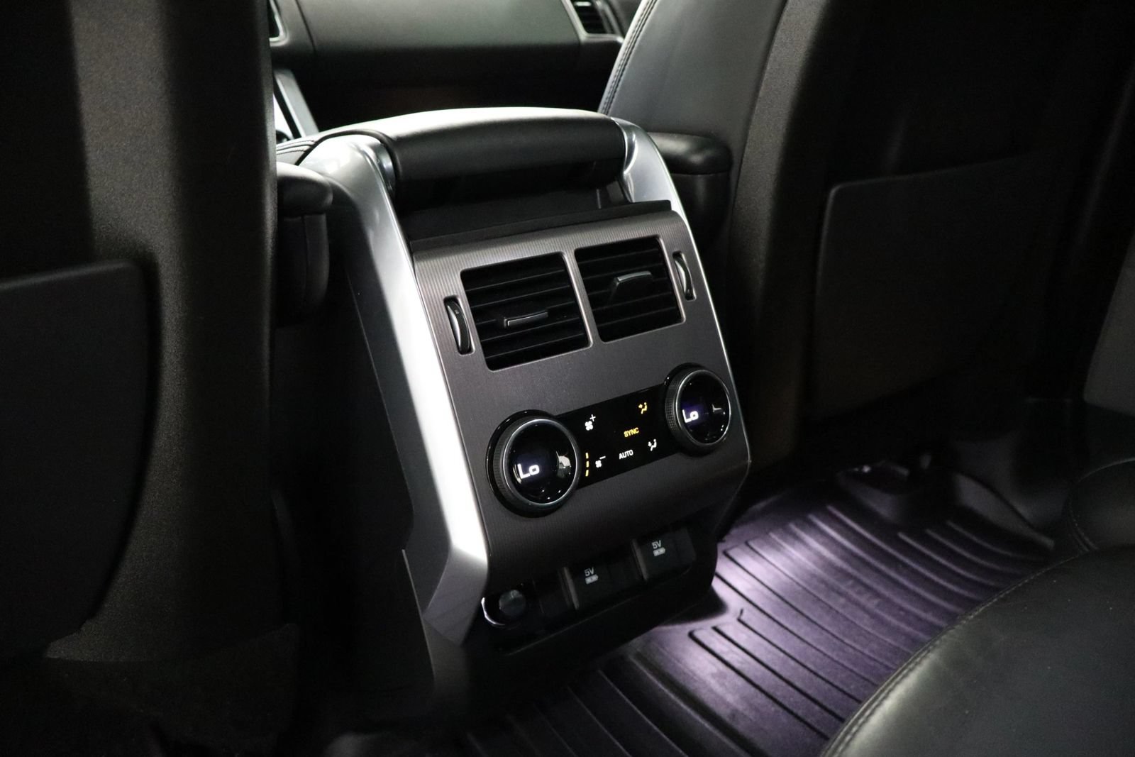 Used 2019 Land Rover Range Rover Sport HSE AWD/4WD image 19