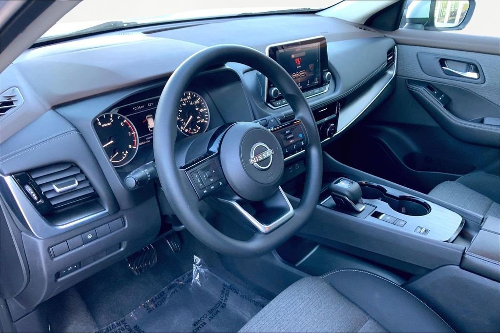 Used 2022 Nissan Rogue SV image 12