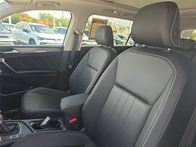 Used 2024 Volkswagen Tiguan SE FWD image 16
