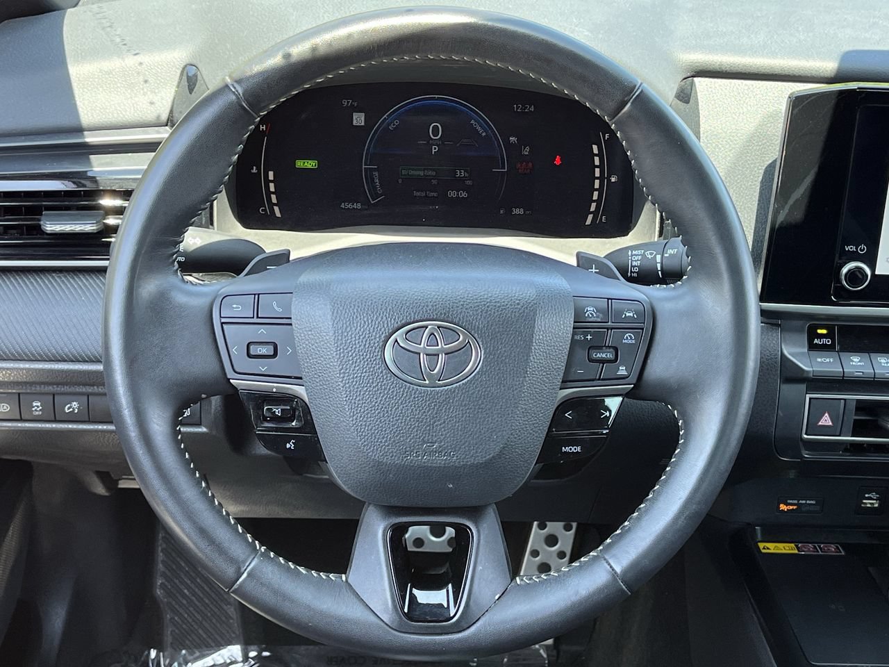 Used 2025 Toyota Camry SE FWD image 11