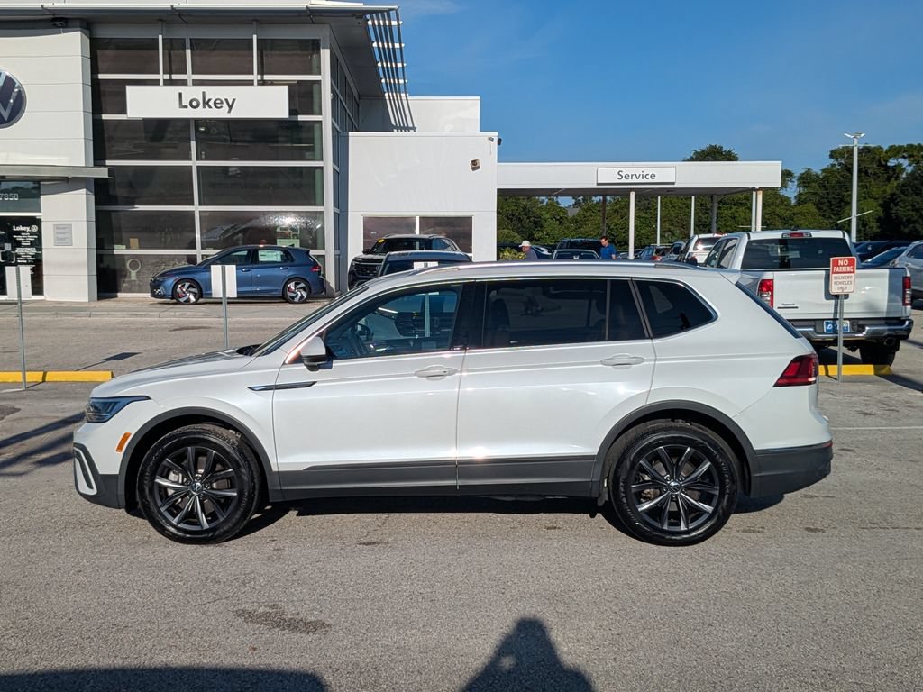Used 2023 Volkswagen Tiguan SE FWD image 3