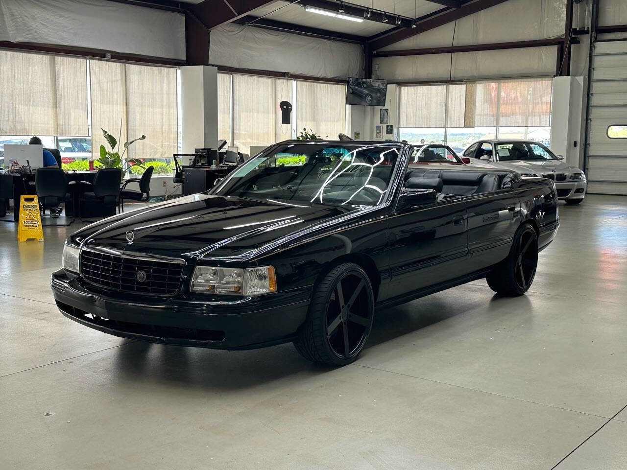 Used 1998 Cadillac De Ville Base 4dr Sedan FWD image 5