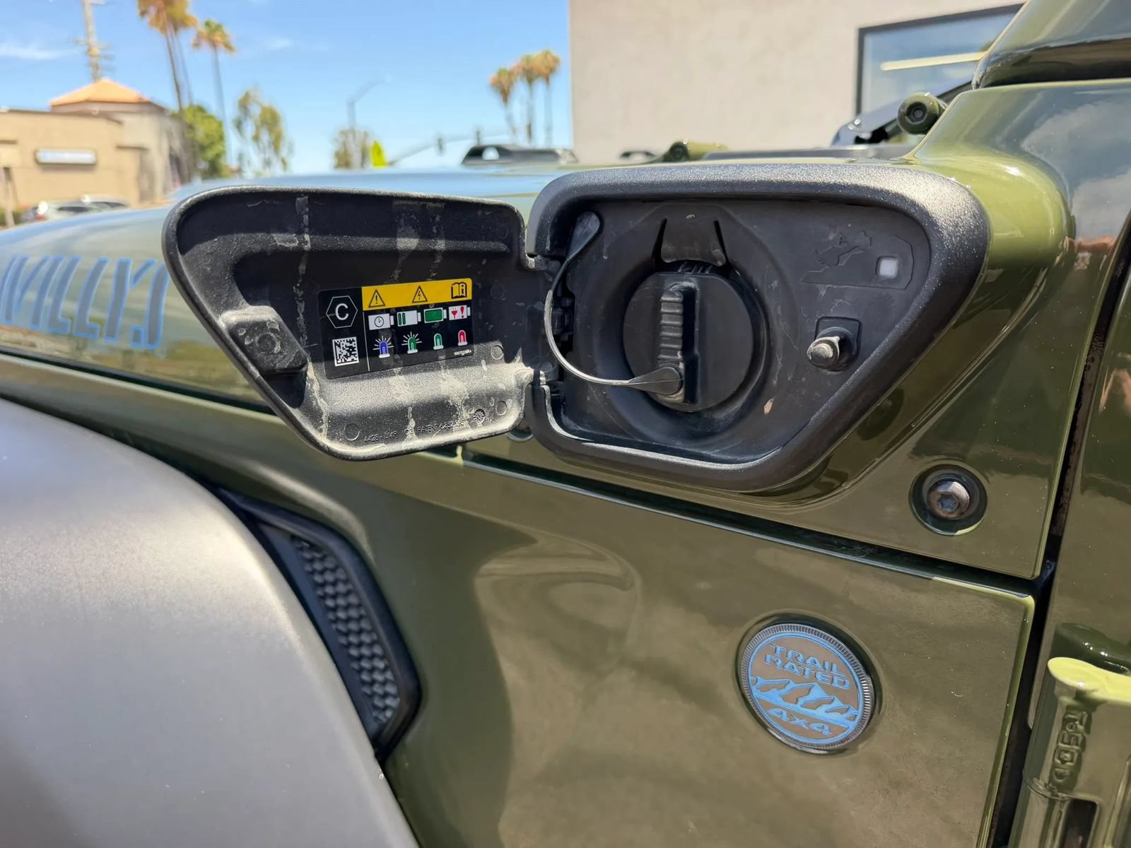 Used 2023 Jeep Wrangler Unlimited w/ Sun & Screen Package AWD/4WD image 40