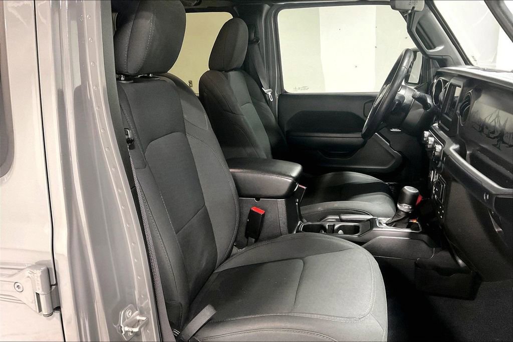 Used 2022 Jeep Gladiator Willys image 10