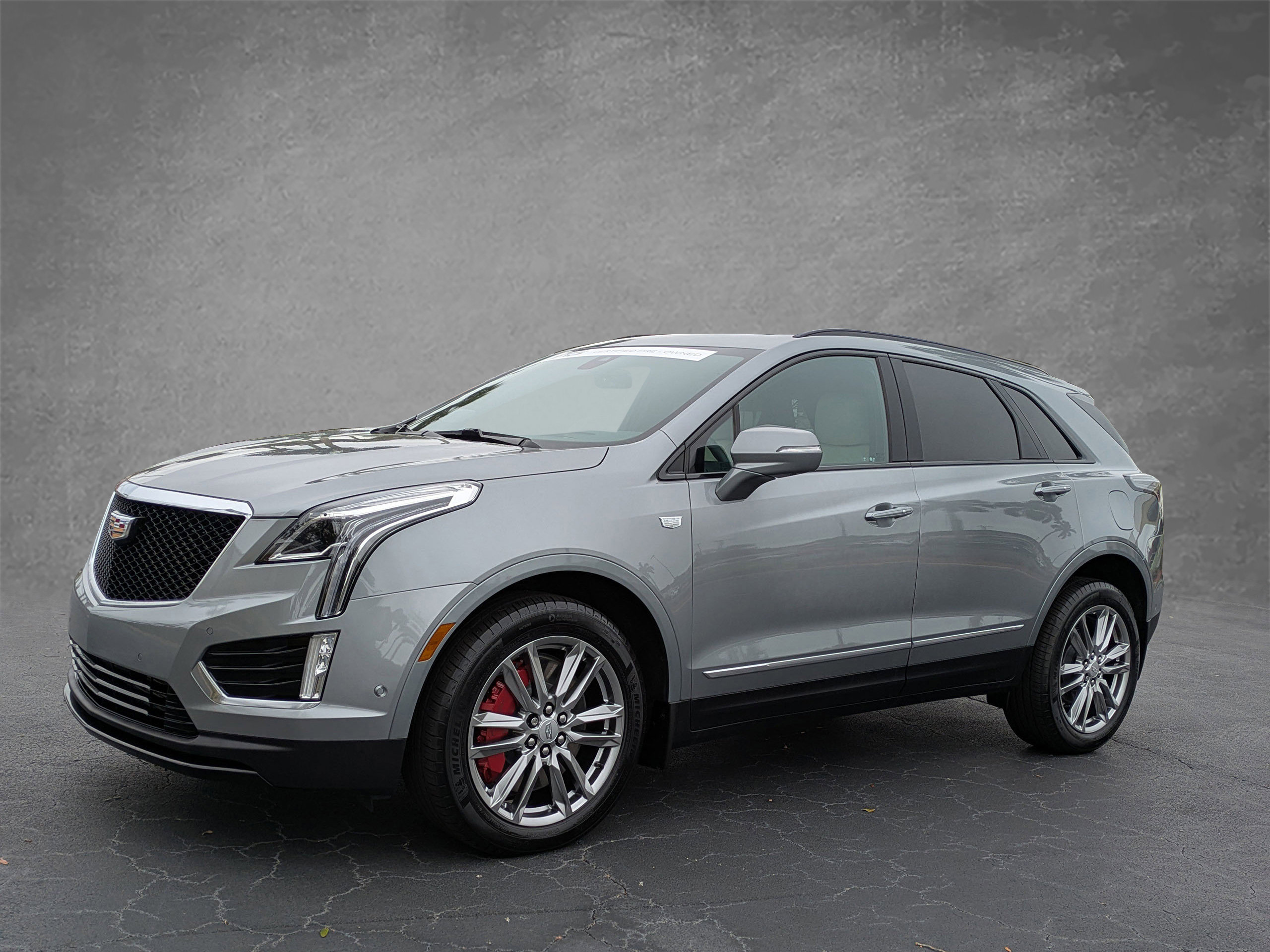 Certified 2023 Cadillac XT5 Sportv w/ Technology Package image 2