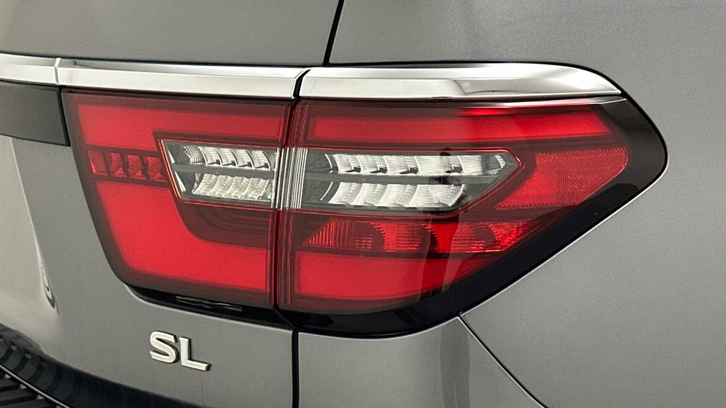 Used 2022 Nissan Armada SL image 28