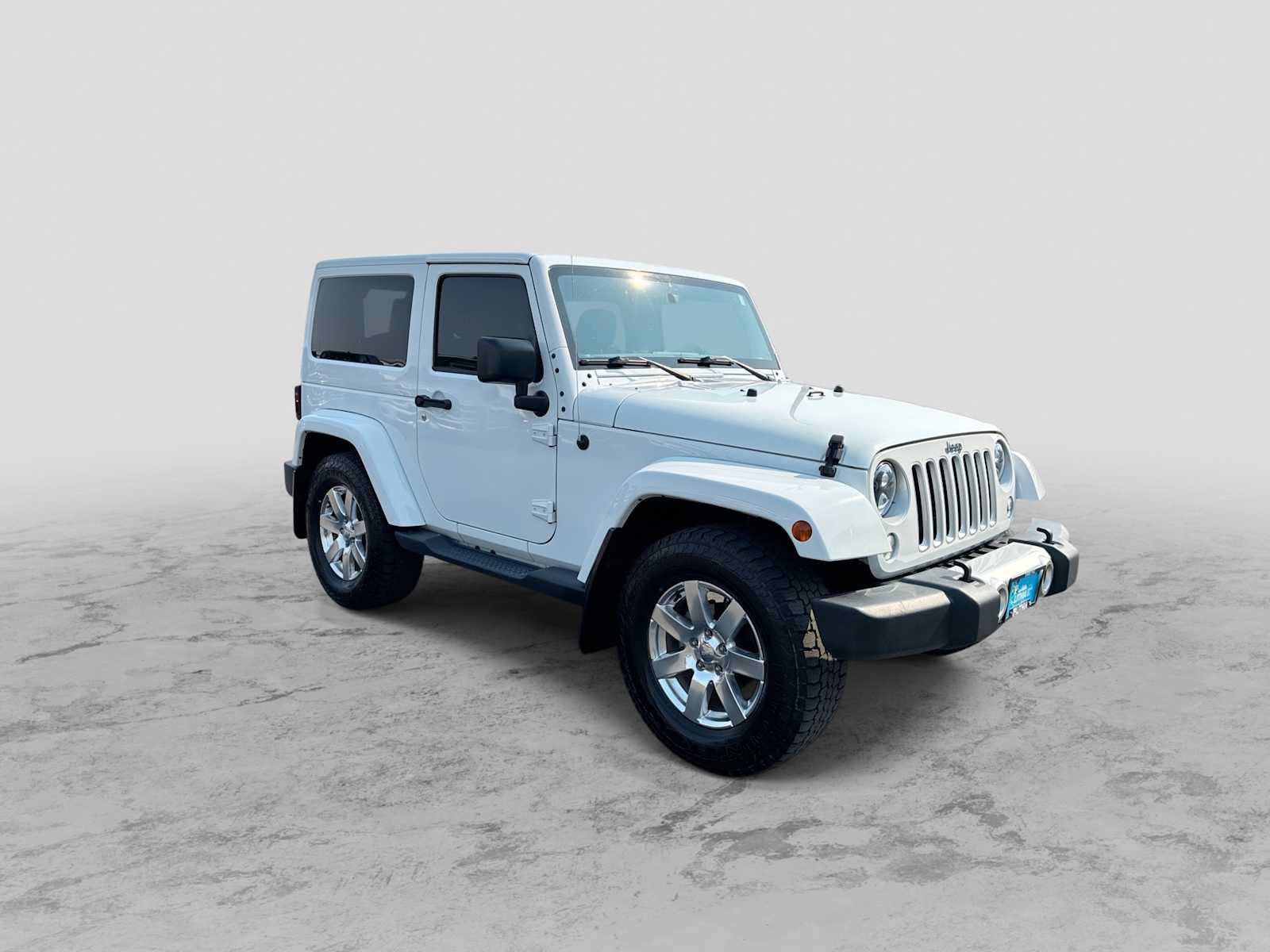 Used 2017 Jeep Wrangler Sahara w/ Connectivity Group AWD/4WD image 2