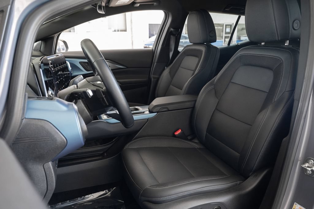 Used 2024 Chevrolet Equinox EV LT FWD image 16