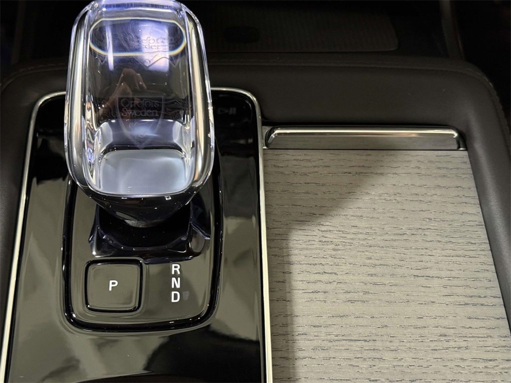 Used 2025 Volvo XC90 T8 Plus image 24