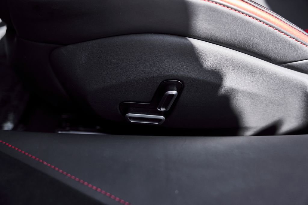 Used 2025 Ferrari SF90 Spider image 45