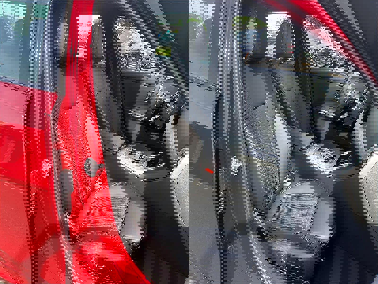 Used 2026 BMW 330i Sedan w/ M Sport Package image 9