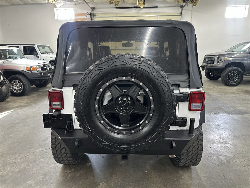 Used 2015 Jeep Wrangler Rubicon w/ Power Convenience Group AWD/4WD image 4